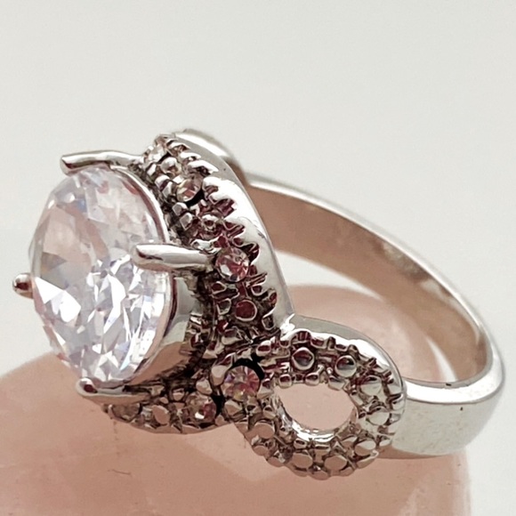 Silver plated and cubic zirconia ring. Size 6.5. - Picture 2 of 7
